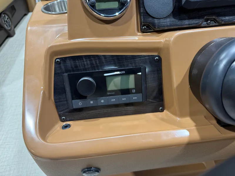 Slide: The Image of Tahoe Sport 2380 Cruise Rear Bench (CRB) & Honda 4-Stroke EFI 2026 - 12