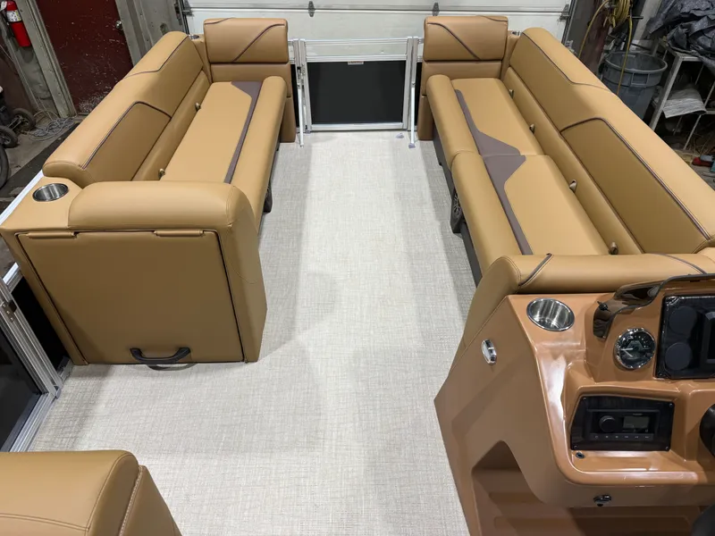 Slide: The Image of Tahoe Sport 2380 Cruise Rear Bench (CRB) & Honda 4-Stroke EFI 2026 - 27