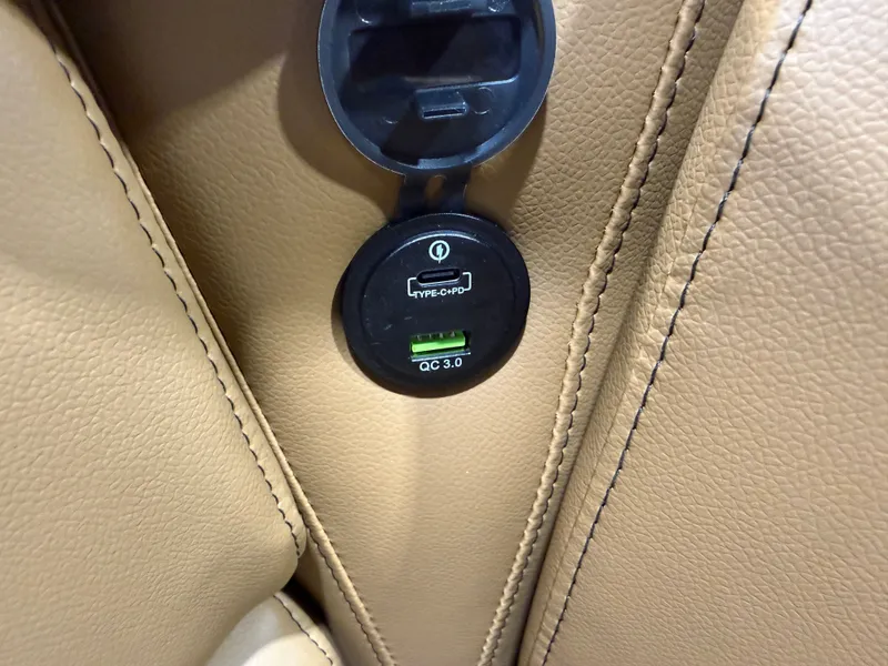 Slide: The Image of Tahoe Sport 2380 Cruise Rear Bench (CRB) & Honda 4-Stroke EFI 2026 - 28