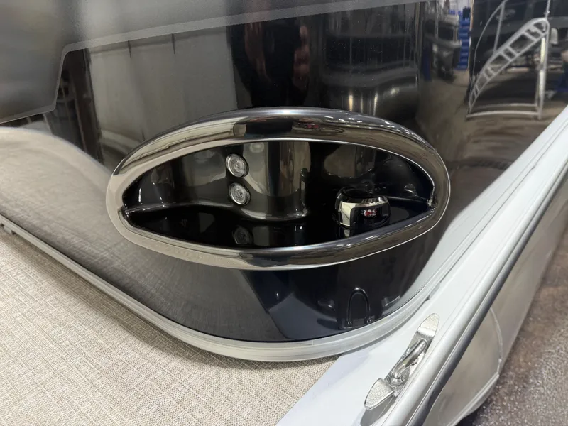 Slide: The Image of Tahoe Sport 2380 Cruise Rear Bench (CRB) & Honda 4-Stroke EFI 2026 - 36