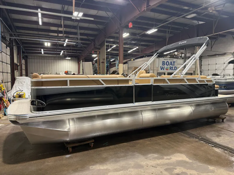 Slide: The Image of Tahoe Sport 2380 Cruise Rear Bench (CRB) & Honda 4-Stroke EFI 2026 - 38