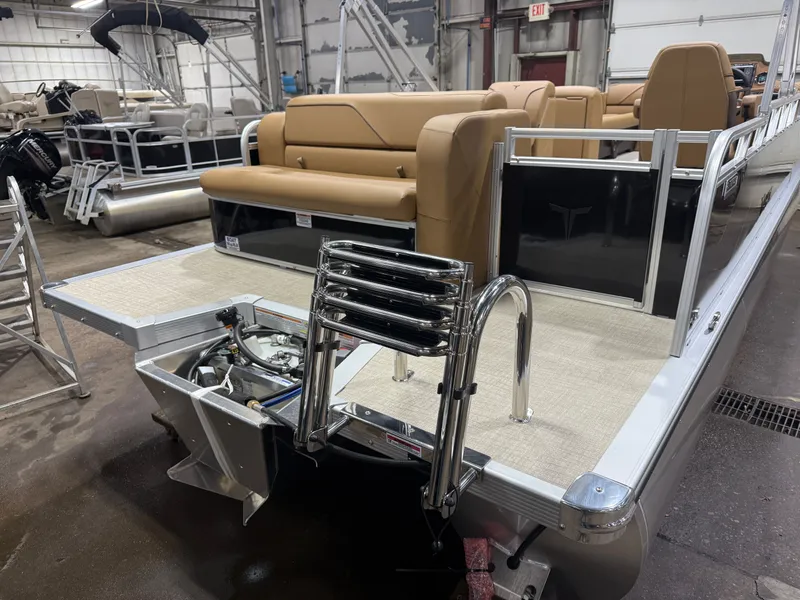 Slide: The Image of Tahoe Sport 2380 Cruise Rear Bench (CRB) & Honda 4-Stroke EFI 2026 - 45