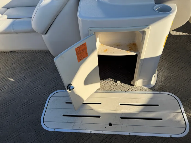 Slide: The Image of Premier 230 Grand Majestic Tri-toon Pontoon & 200HP Honda 4-Stroke EFI 2003 - 14