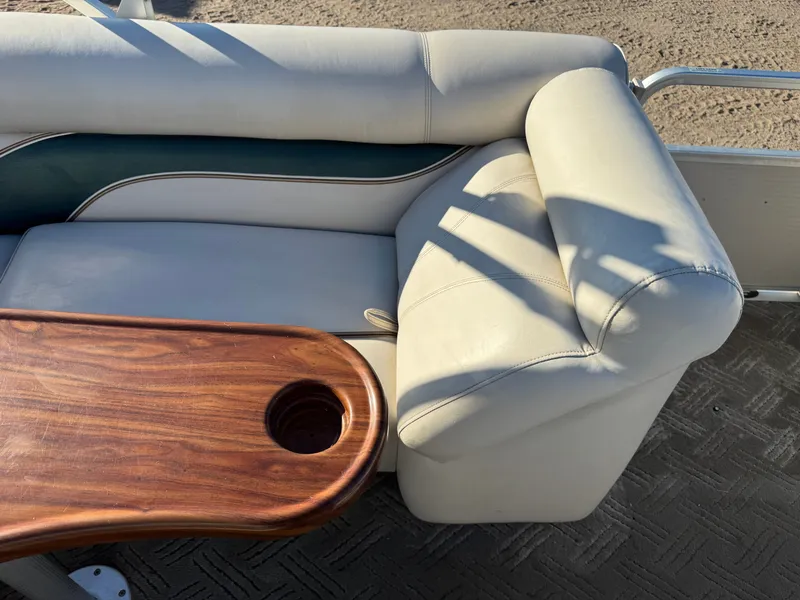 Slide: The Image of Premier 230 Grand Majestic Tri-toon Pontoon & 200HP Honda 4-Stroke EFI 2003 - 31