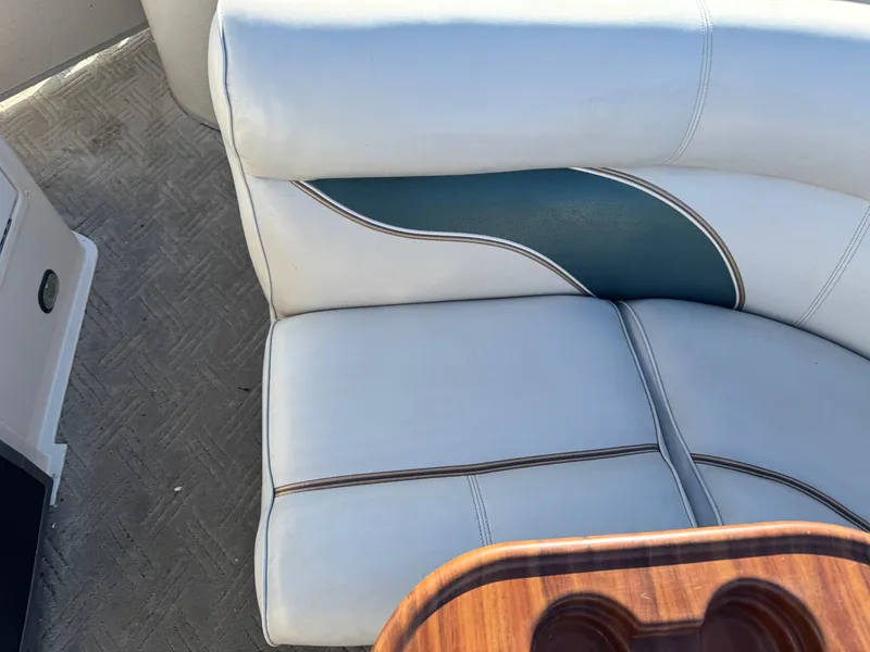 Slide: The Image of Premier 230 Grand Majestic Tri-toon Pontoon & 200HP Honda 4-Stroke EFI 2003 - 34