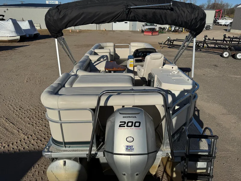Slide: The Image of Premier 230 Grand Majestic Tri-toon Pontoon & 200HP Honda 4-Stroke EFI 2003 - 36