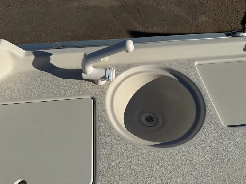 Slide: The Image of Premier 230 Grand Majestic Tri-toon Pontoon & 200HP Honda 4-Stroke EFI 2003 - 44