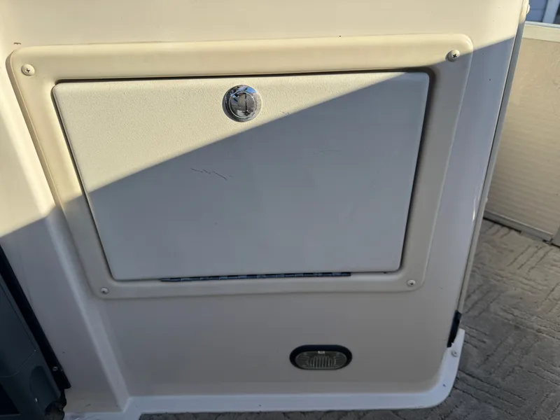 Slide: The Image of Premier 230 Grand Majestic Tri-toon Pontoon & 200HP Honda 4-Stroke EFI 2003 - 47