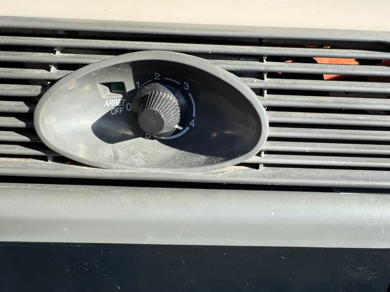 Slide: The Image of Premier 230 Grand Majestic Tri-toon Pontoon & 200HP Honda 4-Stroke EFI 2003 - 51