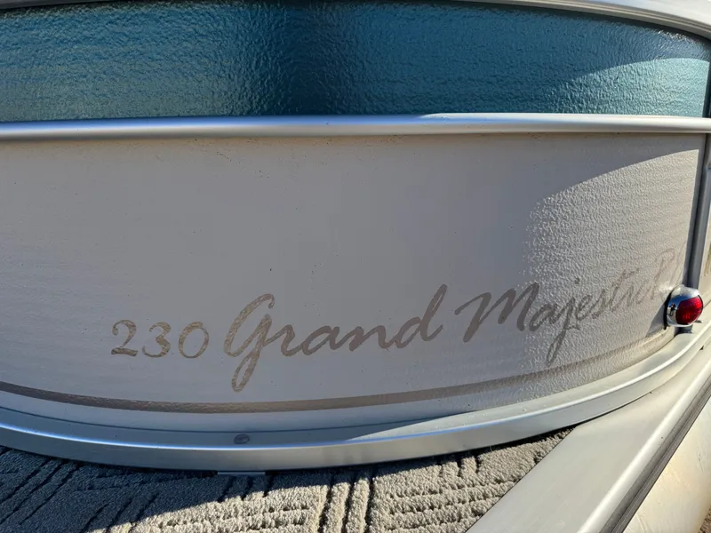 Slide: The Image of Premier 230 Grand Majestic Tri-toon Pontoon & 200HP Honda 4-Stroke EFI 2003 - 58
