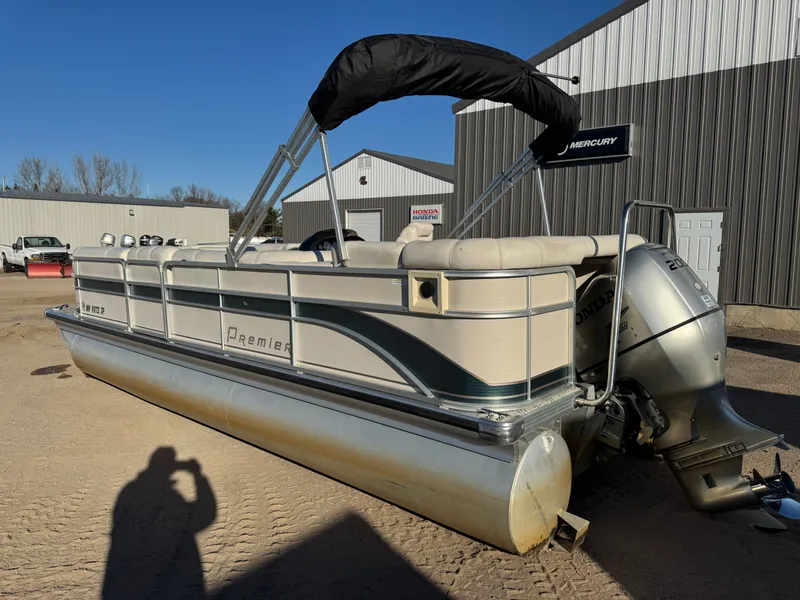 Slide: The Image of Premier 230 Grand Majestic Tri-toon Pontoon & 200HP Honda 4-Stroke EFI 2003 - 69