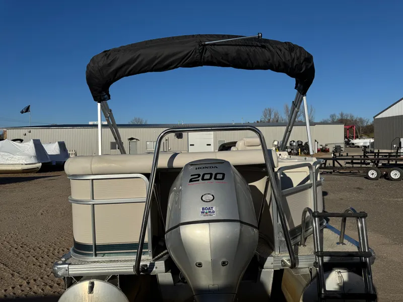 Slide: The Image of Premier 230 Grand Majestic Tri-toon Pontoon & 200HP Honda 4-Stroke EFI 2003 - 70