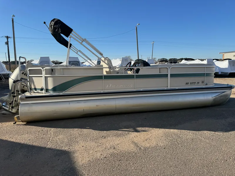 Slide: The Image of Premier 230 Grand Majestic Tri-toon Pontoon & 200HP Honda 4-Stroke EFI 2003 - 74