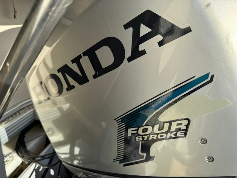 Slide: The Image of Premier 230 Grand Majestic Tri-toon Pontoon & 200HP Honda 4-Stroke EFI 2003 - 83