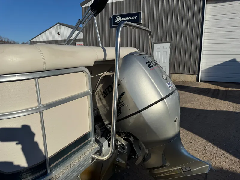 Slide: The Image of Premier 230 Grand Majestic Tri-toon Pontoon & 200HP Honda 4-Stroke EFI 2003 - 85