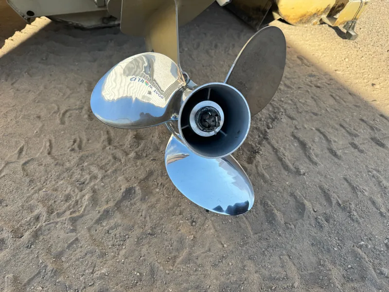 Slide: The Image of Premier 230 Grand Majestic Tri-toon Pontoon & 200HP Honda 4-Stroke EFI 2003 - 86