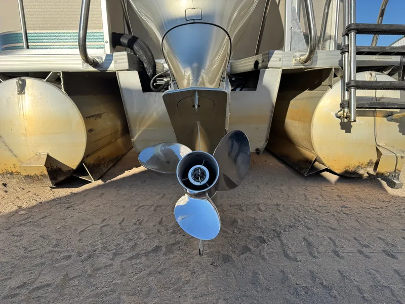 Slide: The Image of Premier 230 Grand Majestic Tri-toon Pontoon & 200HP Honda 4-Stroke EFI 2003 - 88