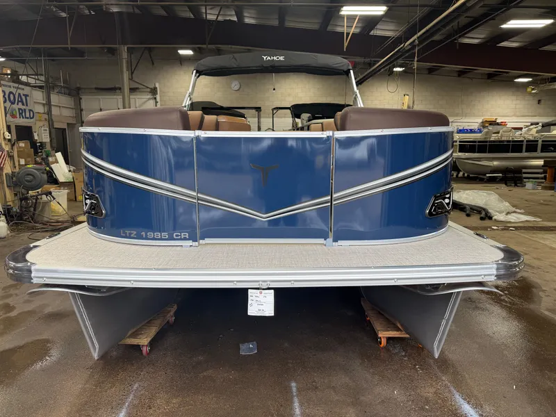 Slide: The Image of Tahoe LTZ 1985 Cruise Pontoon & Honda 4-Stroke EFI 2026 - 31