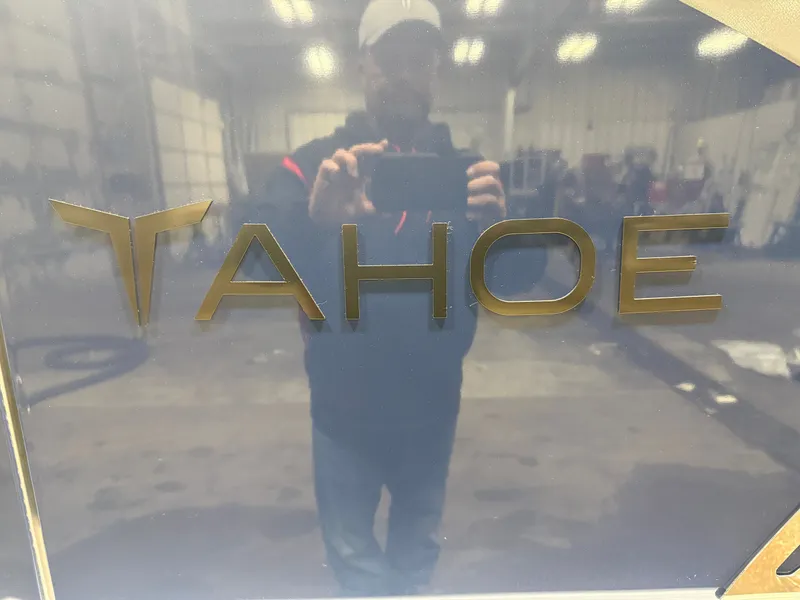 Slide: The Image of Tahoe LTZ 1985 Cruise Pontoon & Honda 4-Stroke EFI 2026 - 36