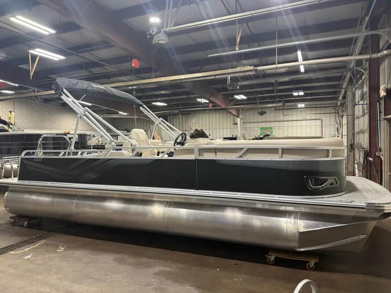 Slide: The Image of Tahoe Sport 2385 Swingback (VRB) Tritoon & Honda 4-Stroke EFI 2026 - 49