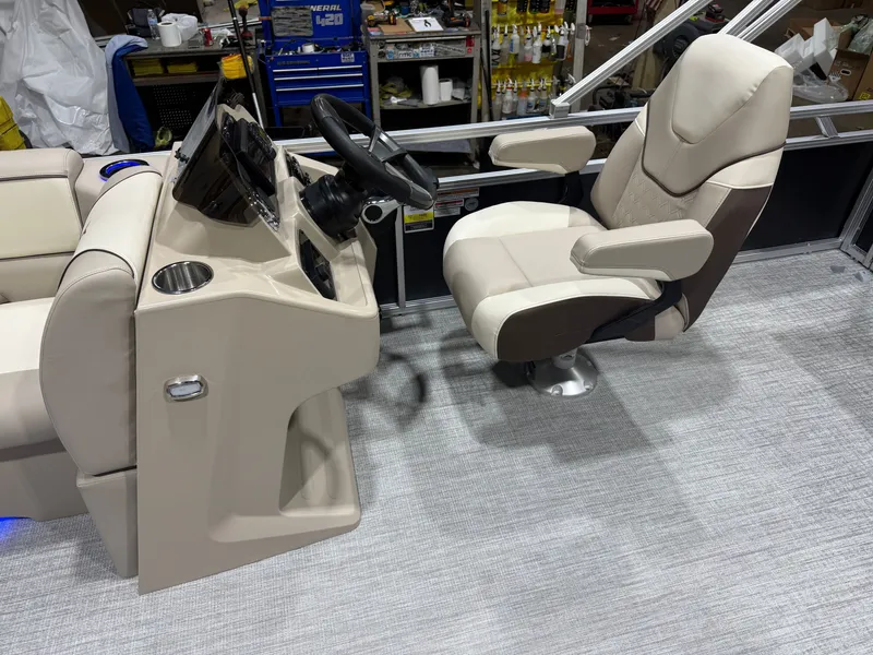 Slide: The Image of Tahoe Sport 2385 VRB Swingback Tritoon $47995 2026 - 9