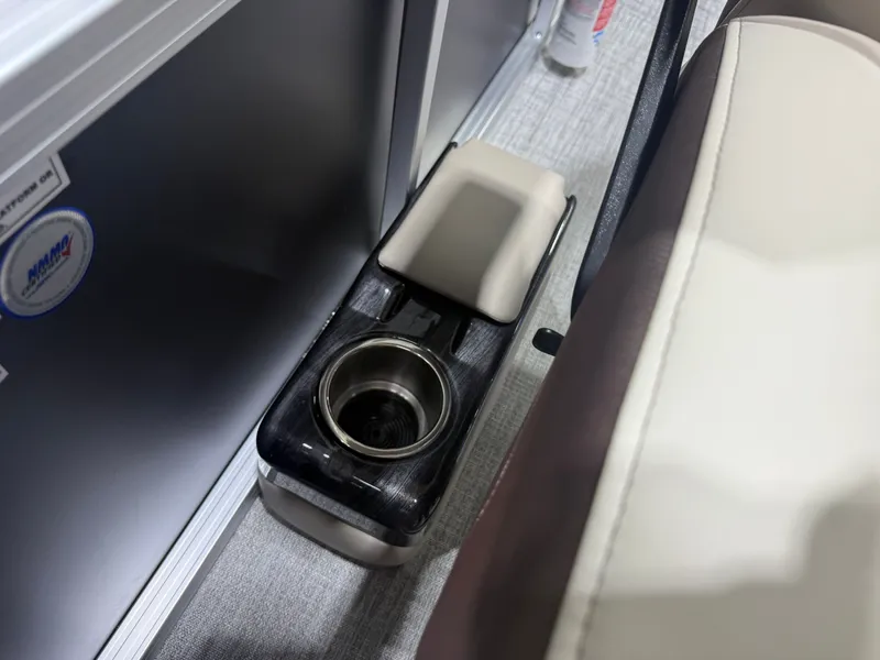 Slide: The Image of Tahoe Sport 200HP VRB 2385 Swingback Tritoon 2026 - 14