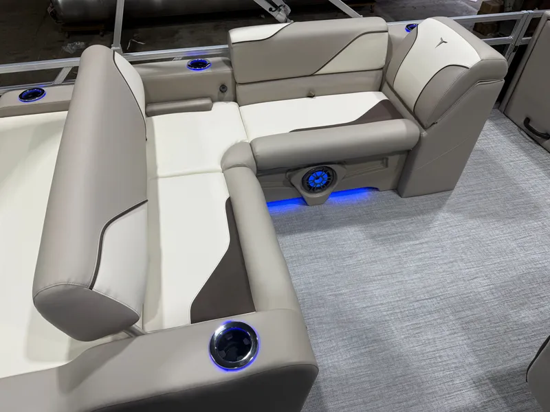 Slide: The Image of Tahoe Sport 200HP VRB 2385 Swingback Tritoon 2026 - 16