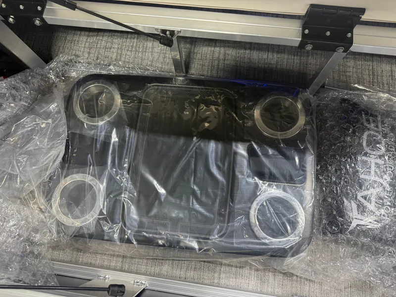 Slide: The Image of Tahoe Sport 200HP VRB 2385 Swingback Tritoon 2026 - 25