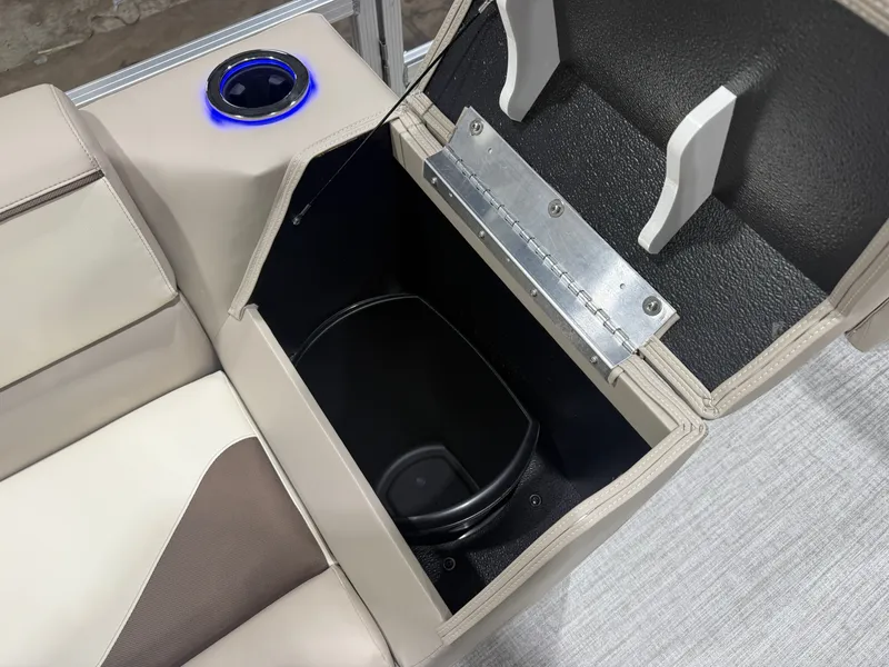 Slide: The Image of Tahoe Sport 200HP VRB 2385 Swingback Tritoon 2026 - 28