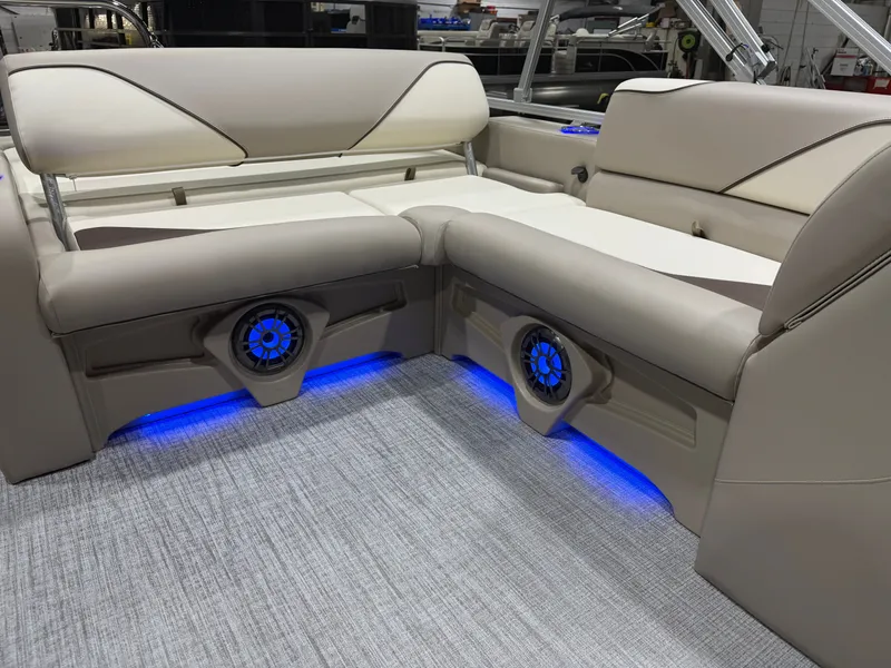 Slide: The Image of Tahoe Sport 200HP VRB 2385 Swingback Tritoon 2026 - 37