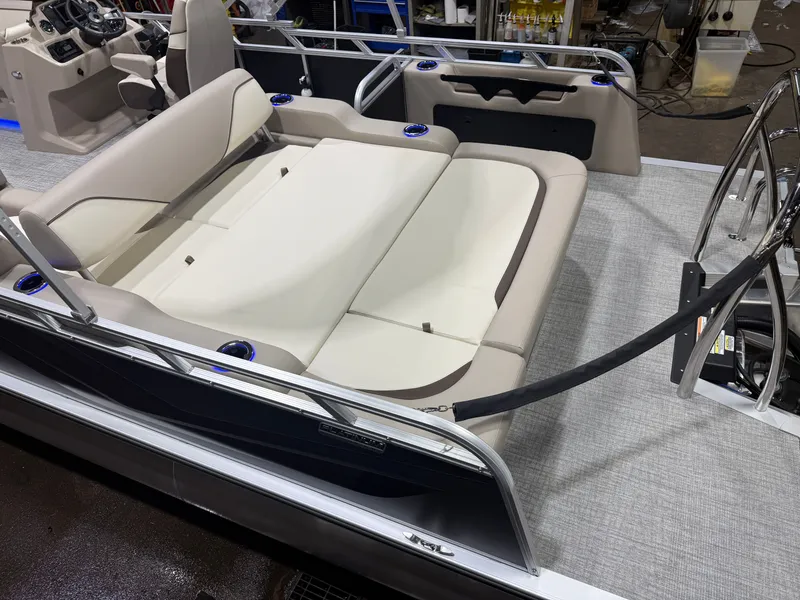Slide: The Image of Tahoe Sport 200HP VRB 2385 Swingback Tritoon 2026 - 4