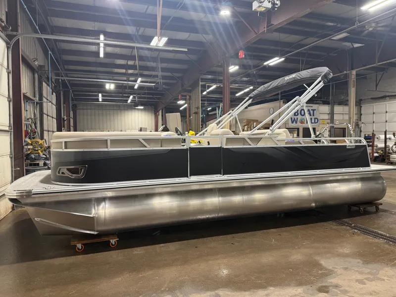 Slide: The Image of Tahoe Sport 200HP VRB 2385 Swingback Tritoon 2026 - 41