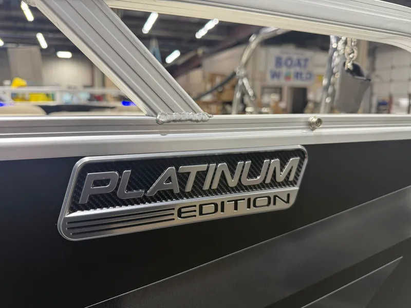 Slide: The Image of Tahoe Sport 200HP VRB 2385 Swingback Tritoon 2026 - 43