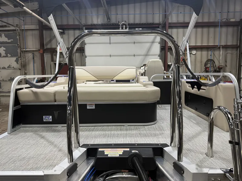 Slide: The Image of Tahoe Sport 200HP VRB 2385 Swingback Tritoon 2026 - 48