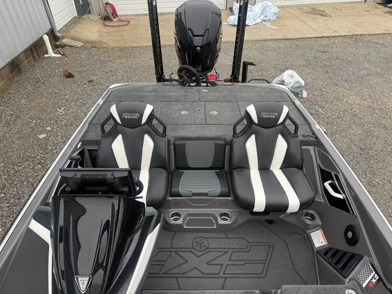 Slide: The Image of Skeeter FXR20Pro 2026 - 10