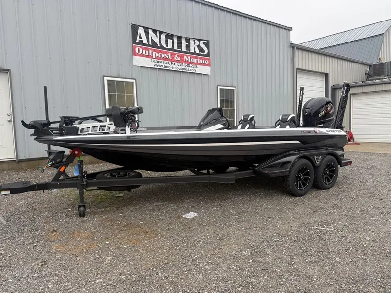 Slide: The Image of Skeeter FXR20Pro 2026 - 13