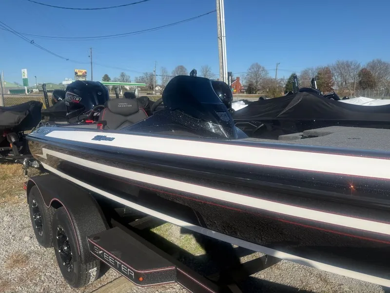 Slide: The Image of Skeeter ZX200 2026 - 11