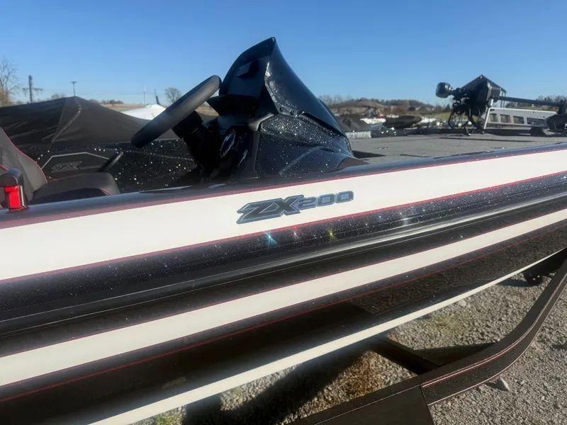 Slide: The Image of Skeeter ZX200 2026 - 14