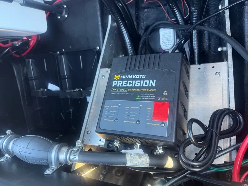 Slide: The Image of Skeeter ZX200 2026 - 17