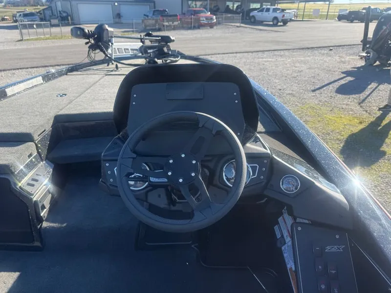 Slide: The Image of Skeeter ZX200 2026 - 5