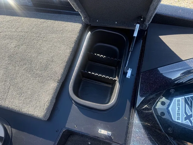 Slide: The Image of Skeeter ZX200 2026 - 6