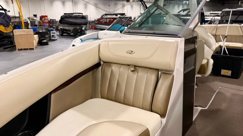 Slide: The Image of Regal 2300 Bowrider 2011 - 18