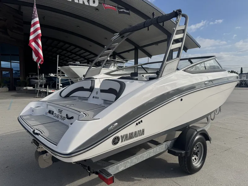 Slide: The Image of Yamaha 195S 2020 - 3