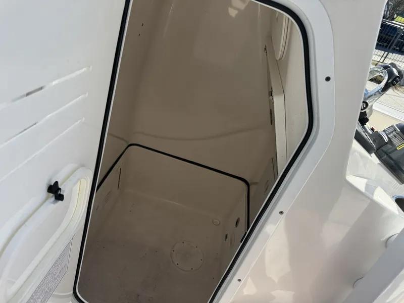 Slide: The Image of Blue Wave 2800 Makaira 2021 - 15