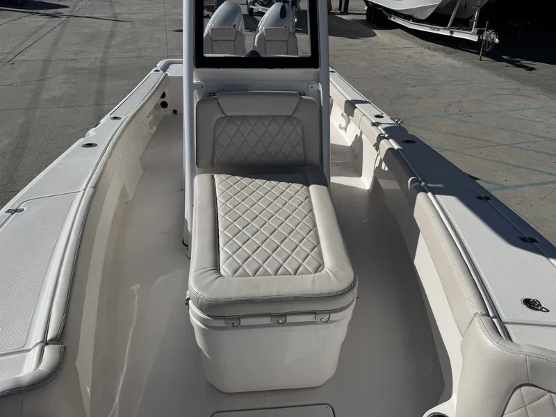 Slide: The Image of Blue Wave 2800 Makaira 2021 - 17