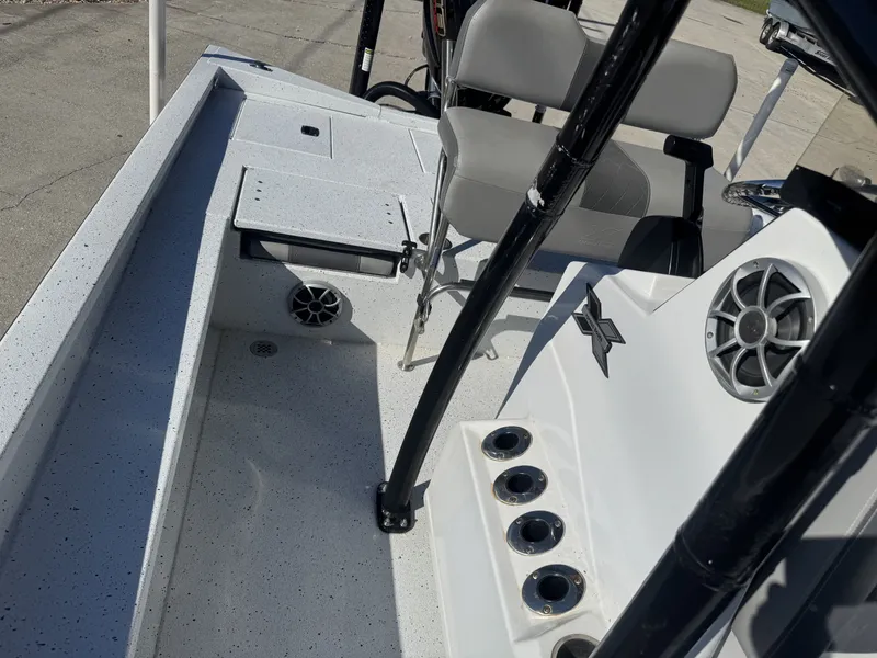 Slide: The Image of Xpress X23B 2023 - 16