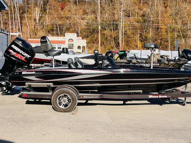 The Image of Triton 18 TrX 2016 - 1