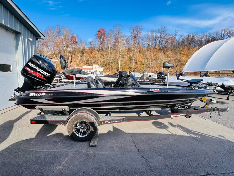 Slide: The Image of Triton 18 TrX 2016 - 14