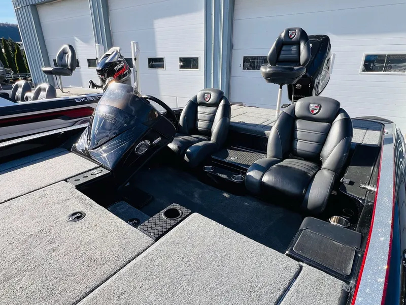 Slide: The Image of Triton 18 TrX 2016 - 22