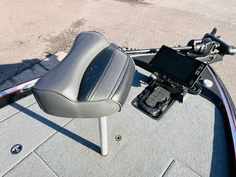 Slide: The Image of Triton 18 TrX 2016 - 24